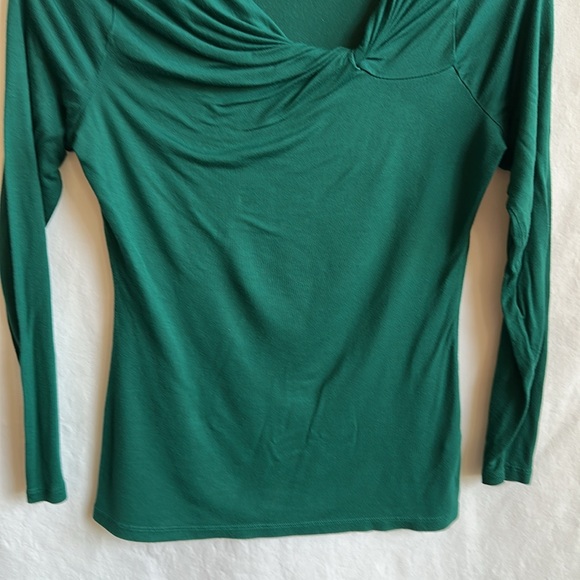 The Limited women's green long sleeve top with twisted neckline, size M - Picture 3 of 7